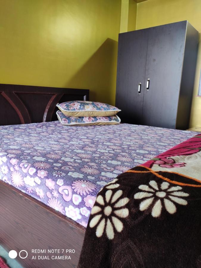 Swarna Kamal Homestay دارجيلنغ الغرفة الصورة